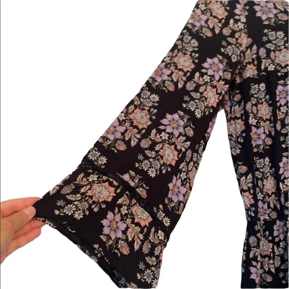 American Eagle Outfitters Floral Print Shorts Romper - Picture 4 of 13